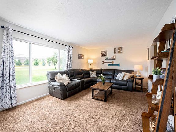 3rd image of 2222 Marlane Dr