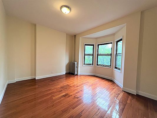 1st image of 520 W 122nd St #4W