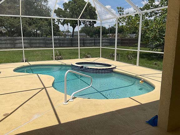 2nd image of 2814 Bent Leaf Dr