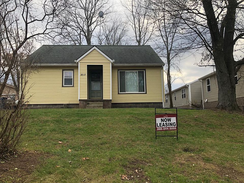 2nd image of 2613 Redwood Ave