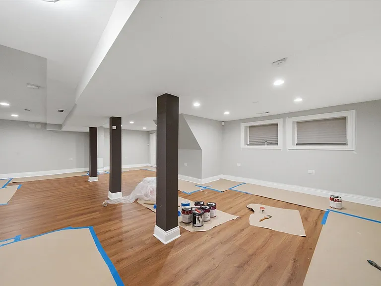 8326 S Luella Ave — Photo 23
