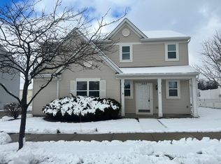 1802 New York Ave, Great Lakes, IL 60088