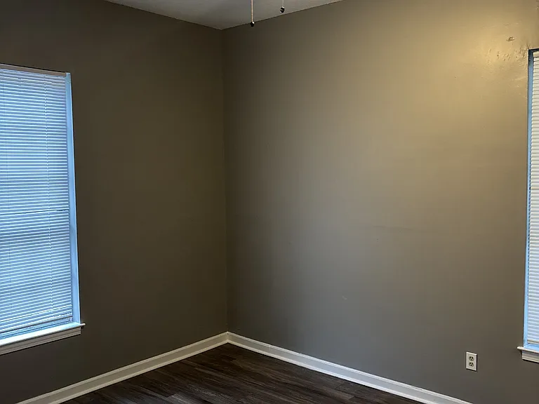 1014 Philadelphia St — Photo 25