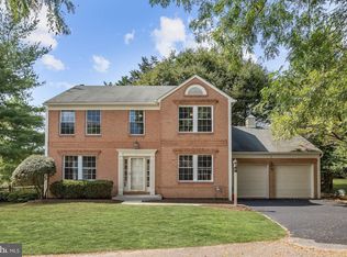 4 Old Creek Ct, Owings Mills, MD 21117