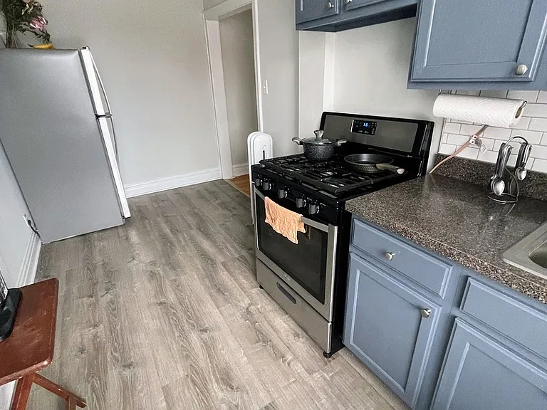 631 W Roscoe St #D3 — Photo 5