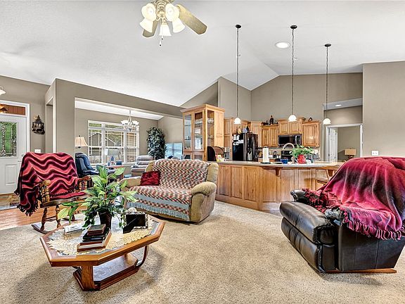 5th image of 15 Cullen Hills Dr