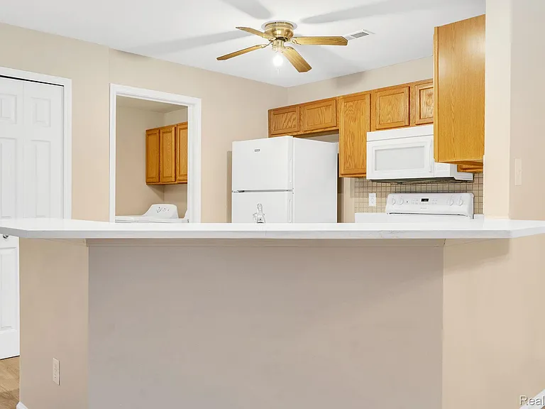 8208 Chesapeake Cir — Photo 17
