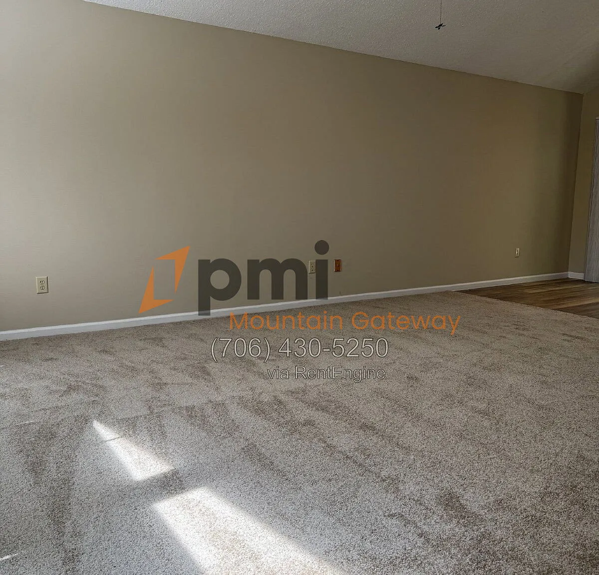 2 bed, 1.5 bath, 820 sqft, $1,200 — Photo 2