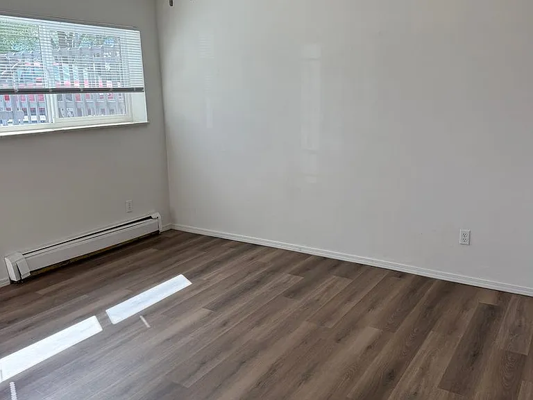 E. Taylor Street 111-125 — Photo 8