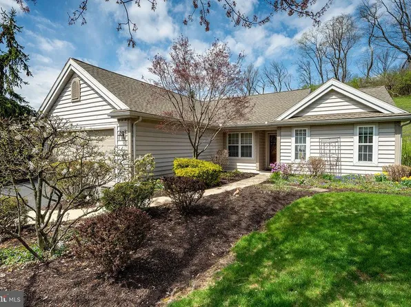 314 Charleston Ln, Wyomissing, PA 19610