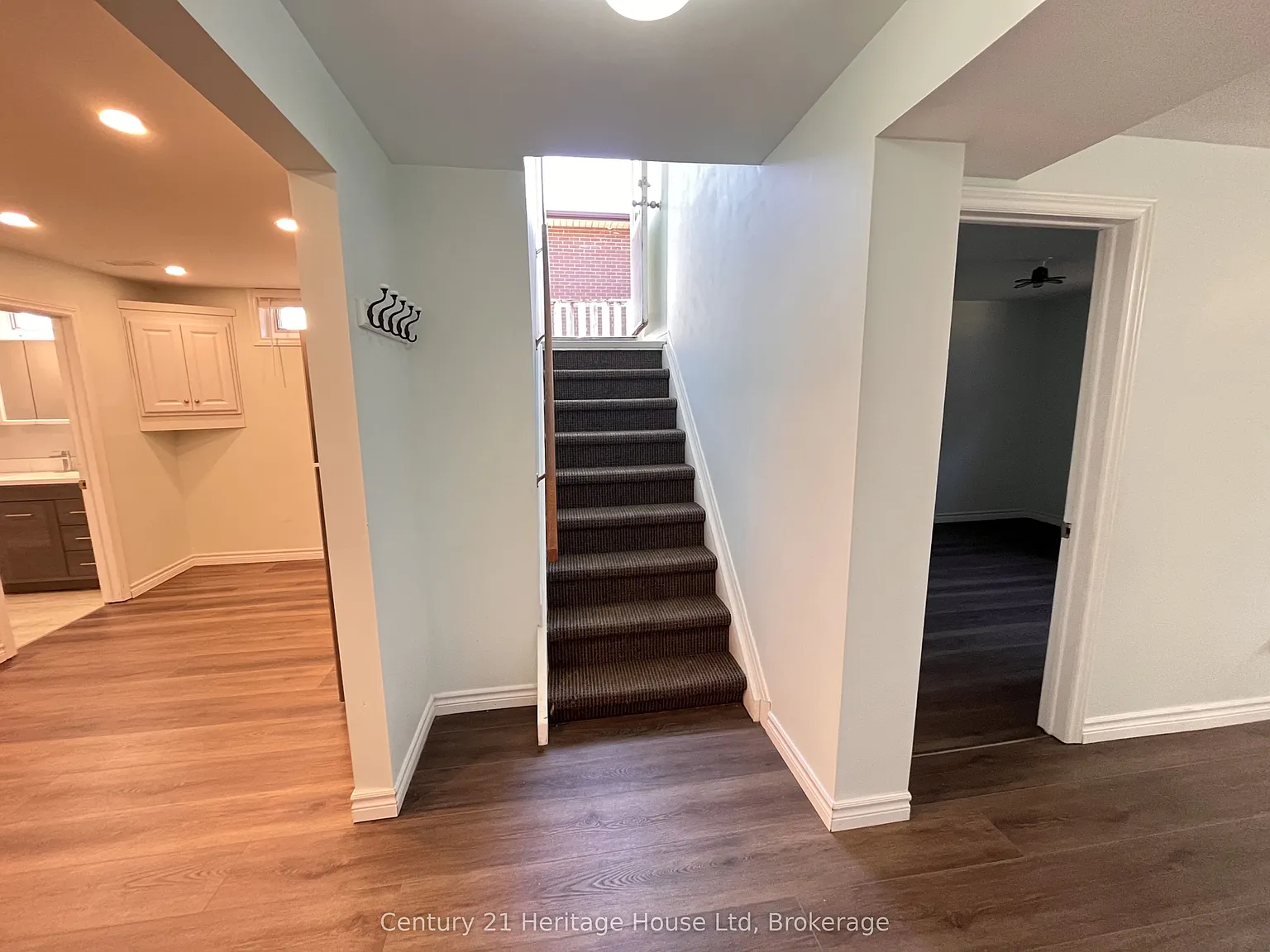 2 bed, $1,900 — Photo 4