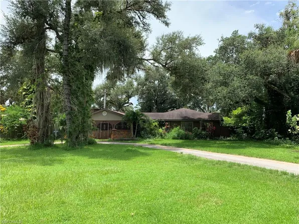 2074 Fort Denaud Rd, Labelle, FL 33935