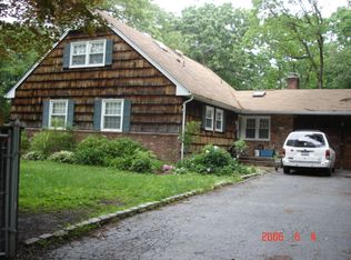 12 Nevinwood Pl, Huntington Station, NY 11746