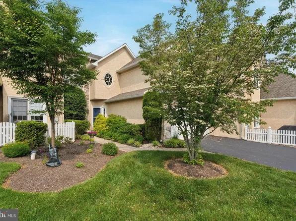 234 Winged Foot Dr, Blue Bell, PA 19422