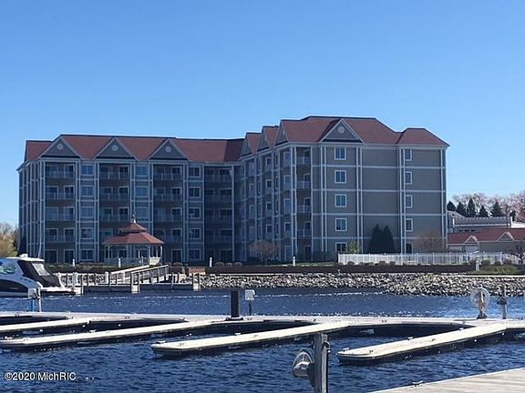 2nd image of 224 Lakeside Dr #12