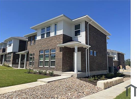 2nd image of 605 W South St #12