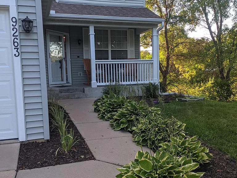 9263 Peony Ln N — Photo 15