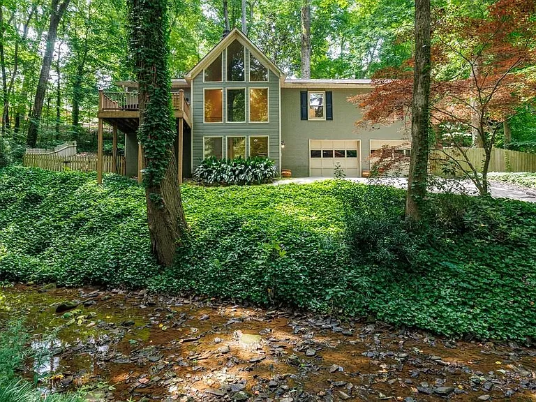 102 Vanessa Dr SE — Photo 36