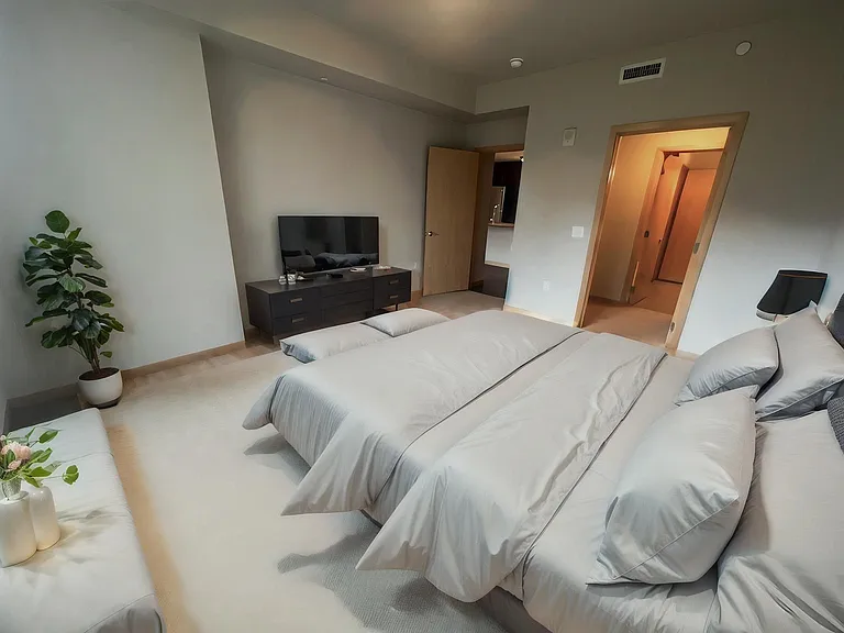 Venture Luxury High Rise — Photo 151