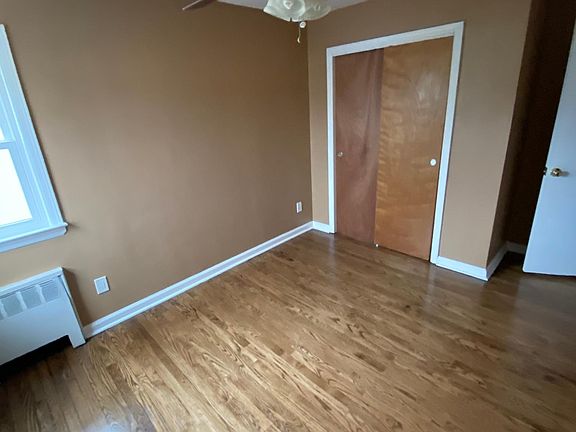5th image of 239 Seaview Ave Floor 2