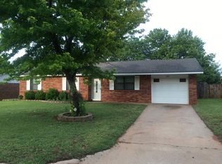 120 Sondra Dr, Elk City, OK 73644