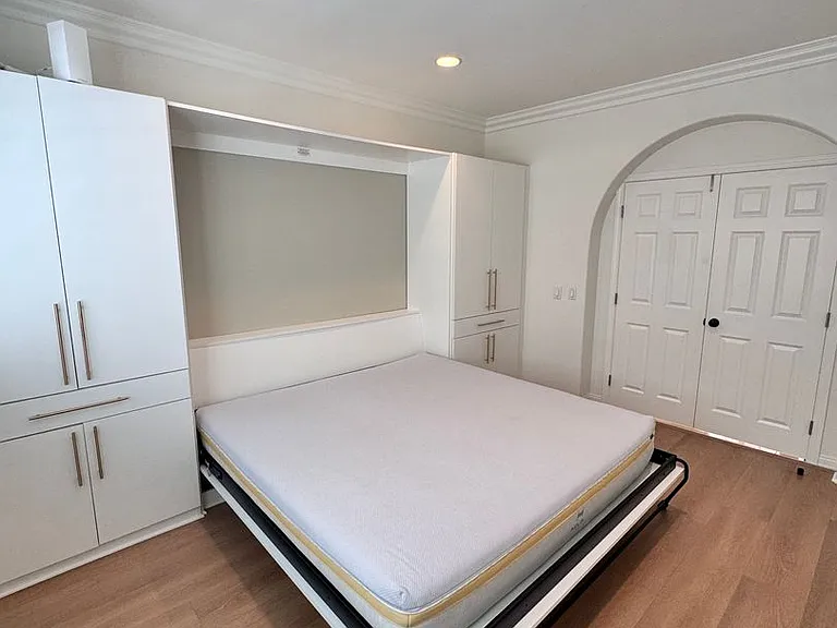 326 Manila Ave — Photo 10