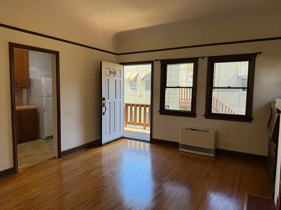 845 Newport Ave #845