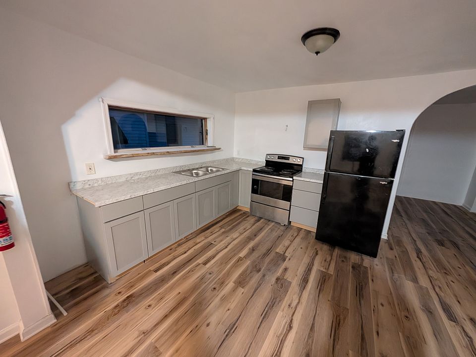 1st image of 208-210 D St #1