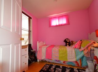 89 High St APT 1, Exeter, NH 03833