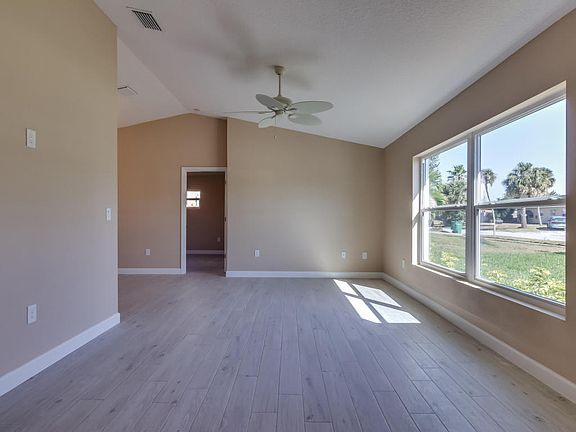 5th image of 360 Lee Ave