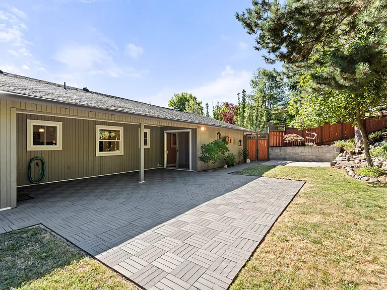 805 Walker Ave — Photo 3