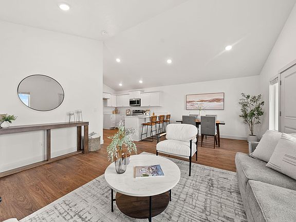 3rd image of 4011 SW Obsidian Ave #145