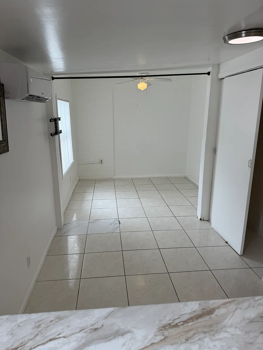 Building Photo - 9220 Balfern Ct
