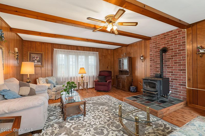 3rd image of 237 Philip Schuyler Road