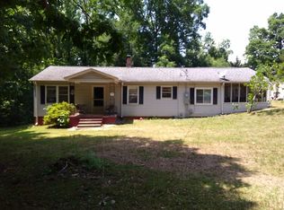 125 Robin Hood Rd, Taylors, SC 29687