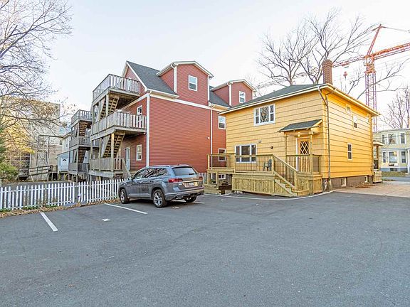 4th image of 1423 Henry St