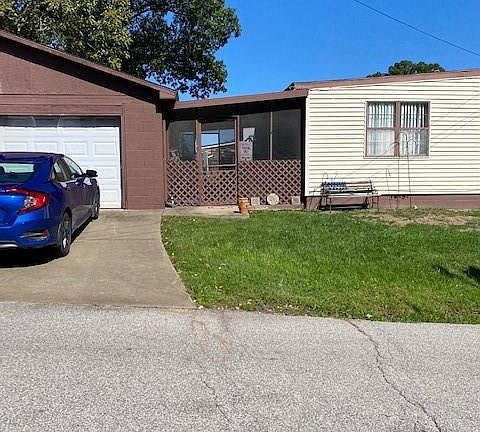 3rd image of 814 Grandview St