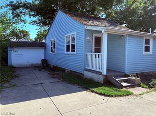 526 7th St, Fairport Harbor, OH 44077