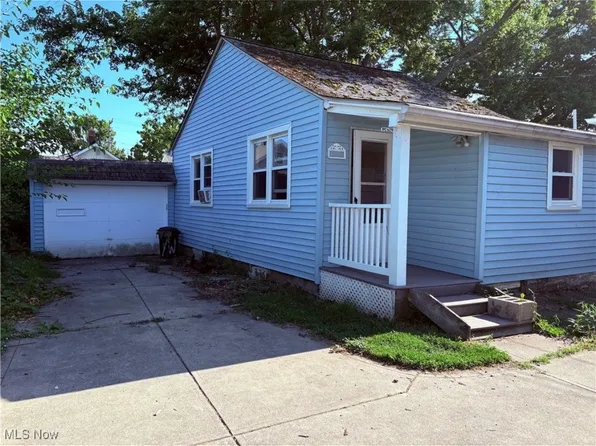 526 7th St, Fairport Harbor, OH 44077