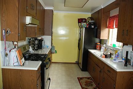 3rd image of 16665 E Bygrove St