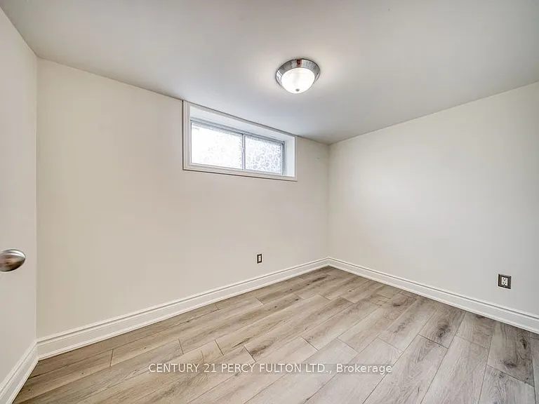 36 Merryfield Dr — Photo 22