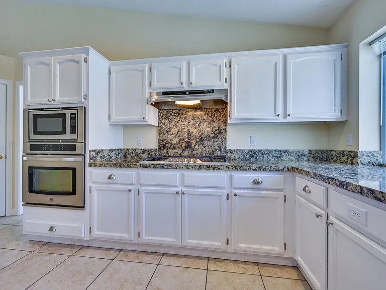 968 E Robindale Rd — Photo 33
