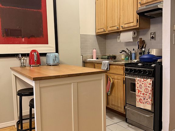 3rd image of 25 Jones St #4D