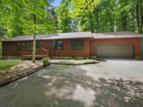 4130 E Shore Dr, Grawn, MI 49637