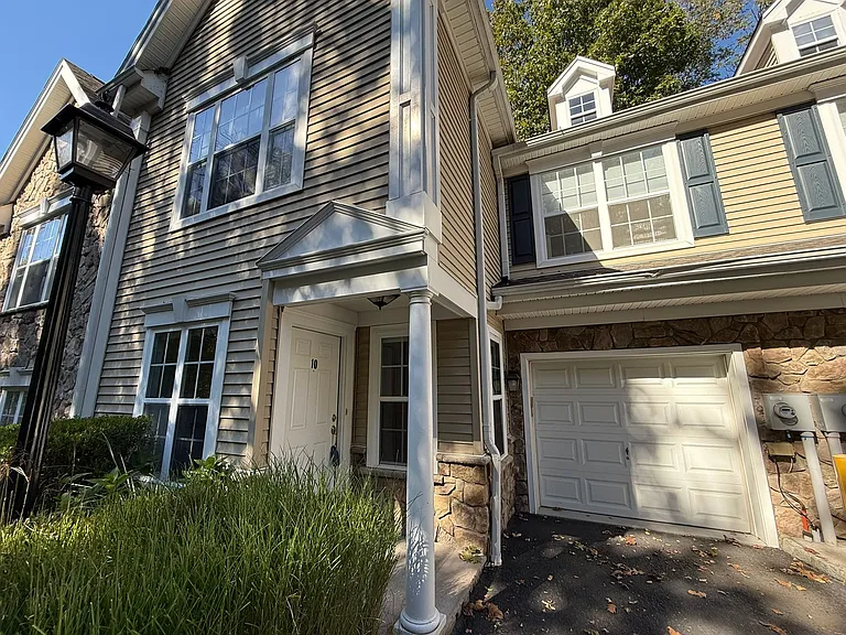 53 Division Ave #A4 — Photo 2