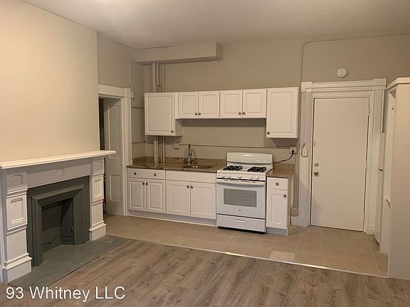 4th image of 93 Whitney Ave #1