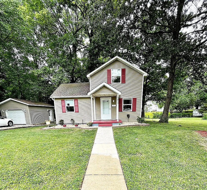 213 E Clay St photo 1