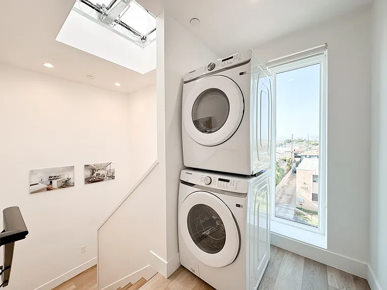 1338 West 35th Place — Photo 32