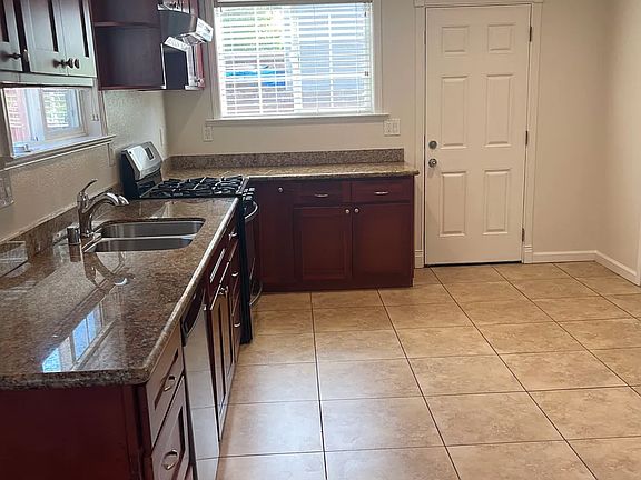 5th image of 1782 Oriole Ave #A