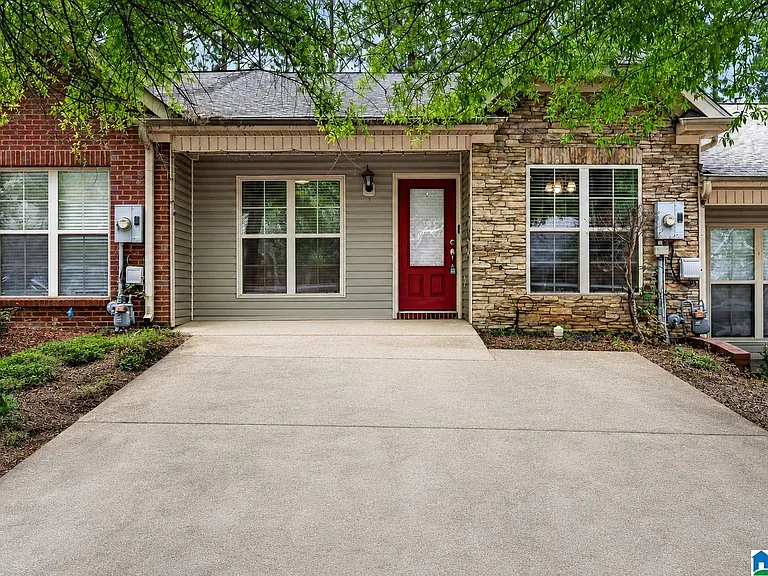 5639 Colony Ln — Photo 1